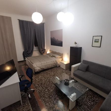 Wow Home - 175 Mq - Posteggio Privato - Davanti Porto Traghetti - Fino A 10 Posti Letto Genoa Exterior photo
