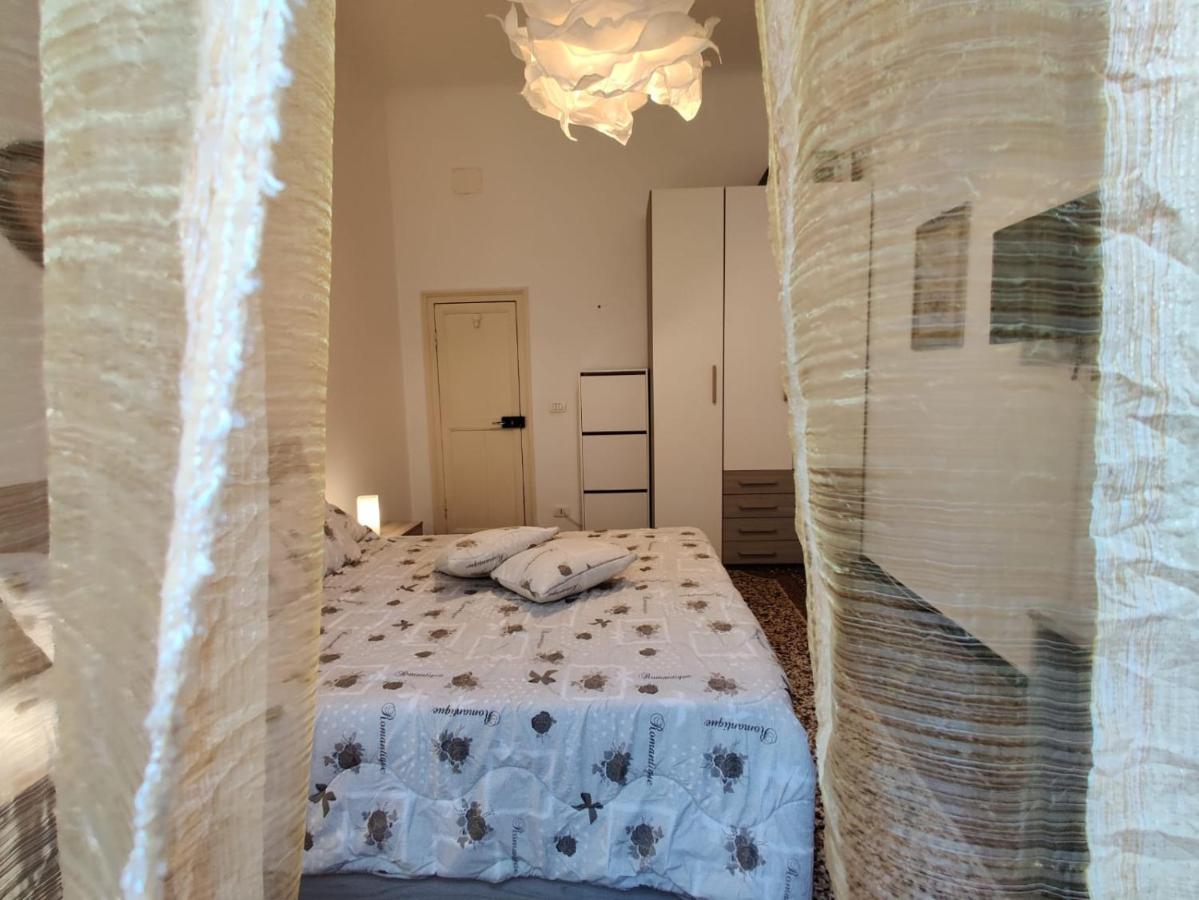 Wow Home - 175 Mq - Posteggio Privato - Davanti Porto Traghetti - Fino A 10 Posti Letto Genoa Exterior photo
